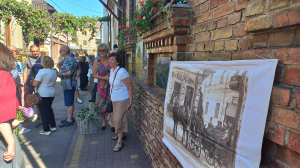 На Поштовій у Рівному - концерт, картини і допомога захисникам (ФОТО)