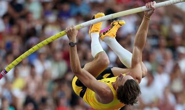 Неймовірний Арман Дюплантіс встановив світовий рекорд на ЧС – 6.30 м