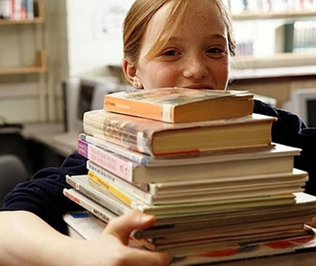 Підручники на Рівненщину привезли, директори — нові