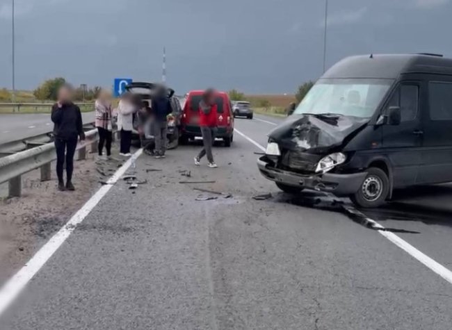 Поблизу Здолбунова зіткнулося три авто