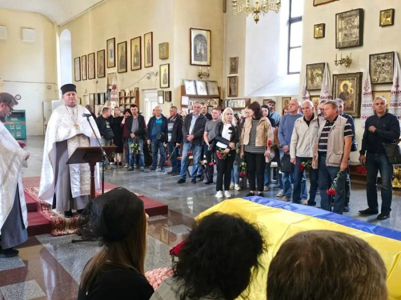 Полтавська громада провела в останню дорогу захисницю України