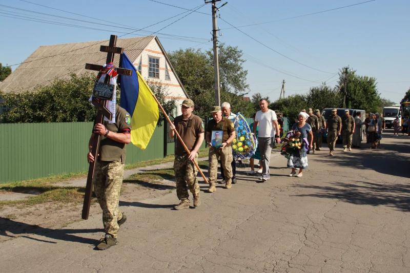 Решетилівська громада попрощалася із Захисником України — Олександром Колотієм