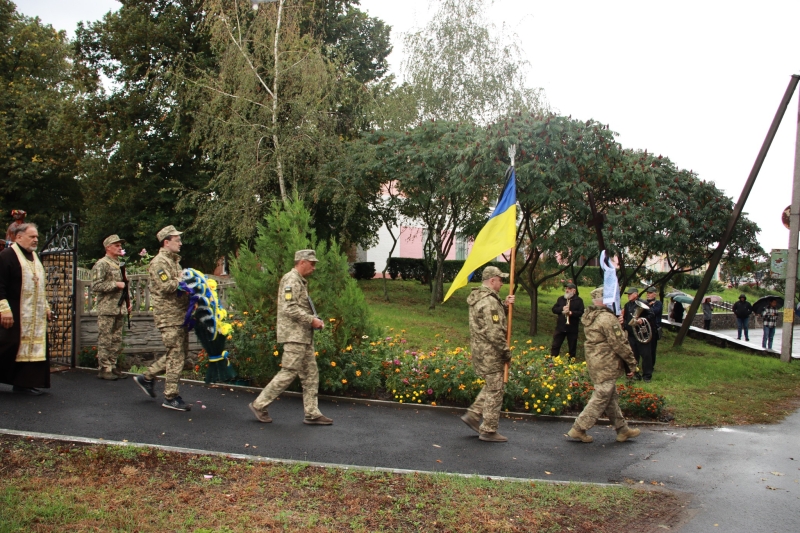 Решетилівська громада провела в останню путь загиблого Захисника України Романа Косовського