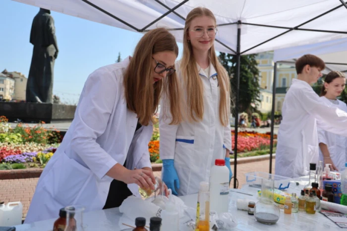 Робототехніка, дрони та досліди: у Луцьку – XІ Наукові пікніки. ФОТО