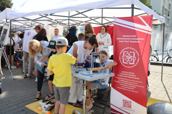 Робототехніка, дрони та досліди: у Луцьку – XІ Наукові пікніки. ФОТО