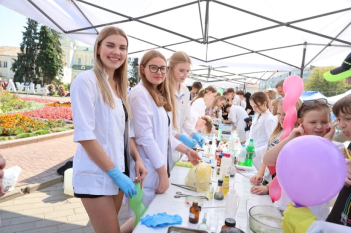 Робототехніка, дрони та досліди: у Луцьку – XІ Наукові пікніки. ФОТО