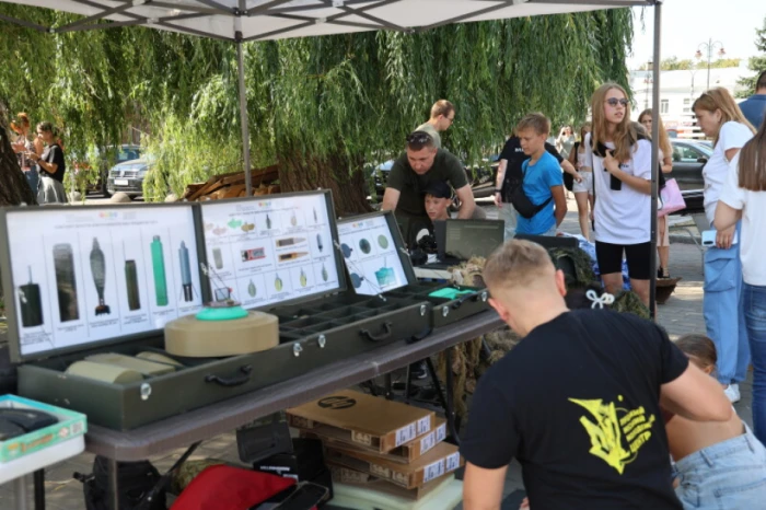 Робототехніка, дрони та досліди: у Луцьку – XІ Наукові пікніки. ФОТО