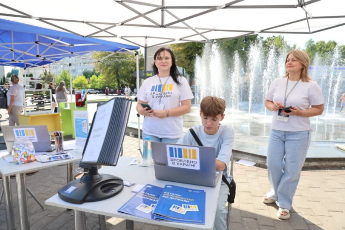 Робототехніка, дрони та досліди: у Луцьку – XІ Наукові пікніки. ФОТО