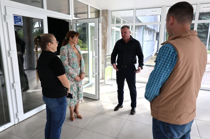 У Луцьку на доступність перевірили спортивний комплекс «Колос»