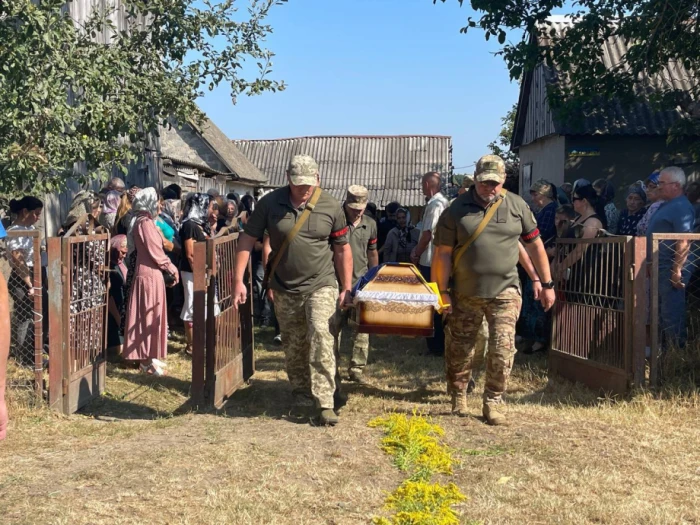 У Підгайцівській громаді провели в останню путь Миколу Перхуна, який загинув на Донеччині