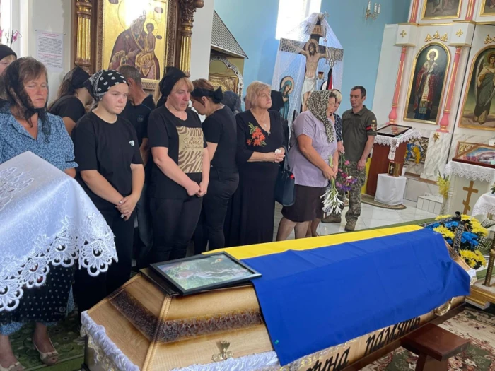 У Підгайцівській громаді провели в останню путь Миколу Перхуна, який загинув на Донеччині