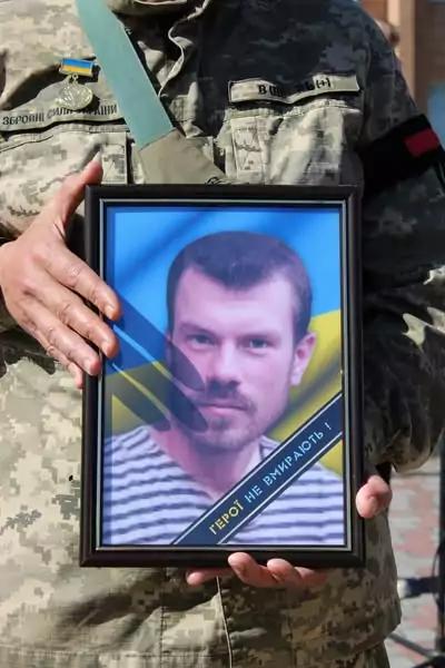 У Семенівській громаді провели в останню дорогу полеглого Захисника України