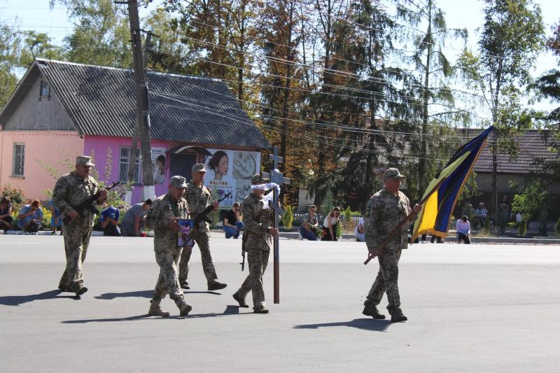 У Семенівській громаді провели в останню дорогу полеглого Захисника України