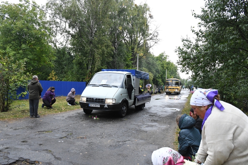 У Сенчанській громаді відбулося прощання з полеглим Захисником України Богданом Сезоненком