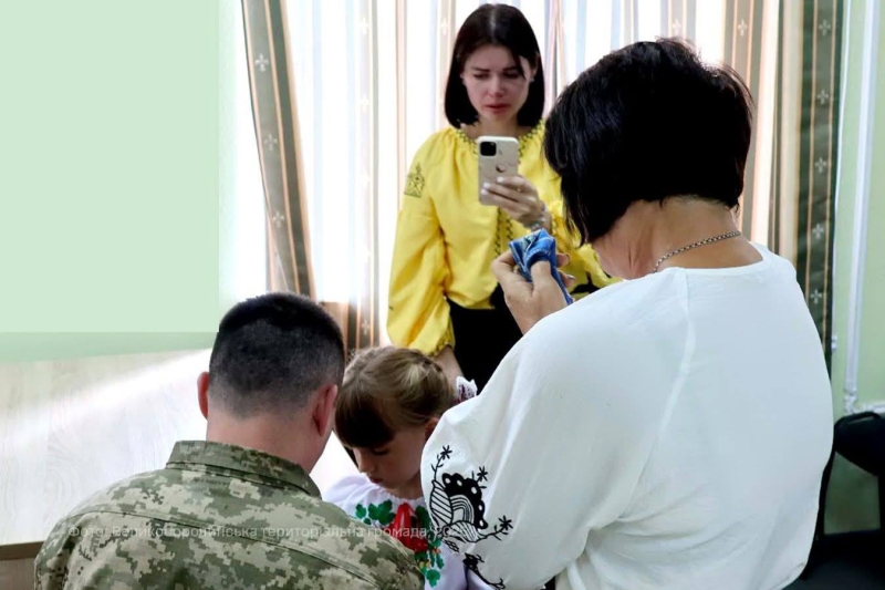 У Великосорочинській громаді вручили нагороди полеглого воїна його родині