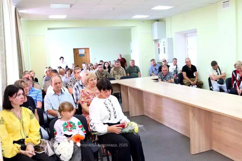 У Великосорочинській громаді вручили нагороди полеглого воїна його родині