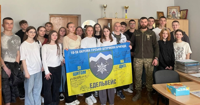 Усі донати мають значення: у Луцькому ліцеї №22 за рік зібрали понад 1,3 мільйона для військових