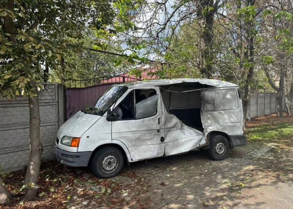 Від ворожих атак у декількох громадах понівечені будинки, авто та інфраструктура