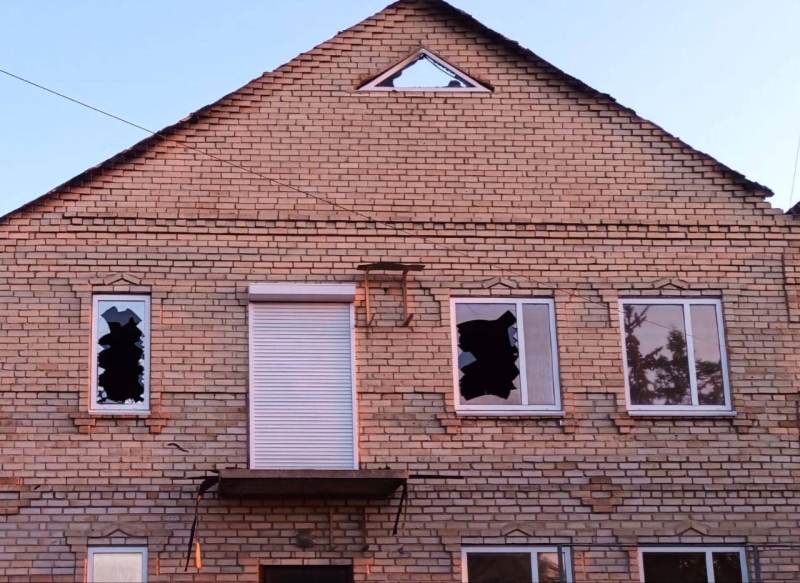 Вночі фашисти атакували Покровську і Межівську громади, пошкодили 4 приватні будинки і 4 госпспоруди