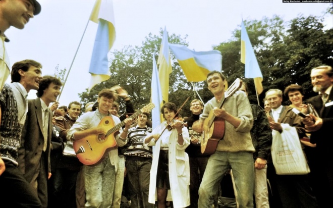 Володимир Івасюк і справді шукав у Карпатах чарівну червону руту