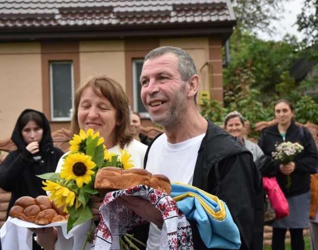З півторарічного російського полону повернувся у рідне село воїн з Рівненщини
