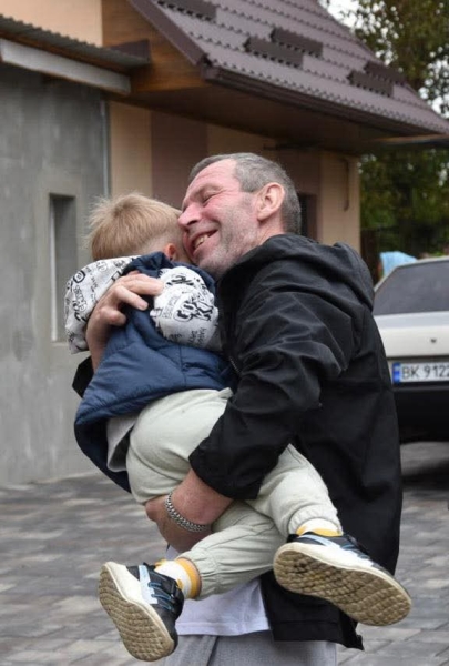 З півторарічного російського полону повернувся у рідне село воїн з Рівненщини