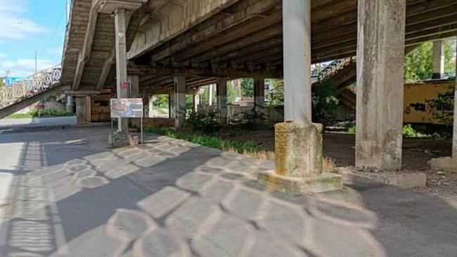 За парковку біля мосту візьметься Свистун