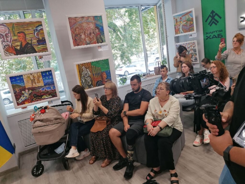 “Зараз пишеться нова література, інтонаційно інша, із неї зникла котляревщина”: у “Хартія-хаб” у Полтаві відбулася зустріч із Сергієм Жаданом