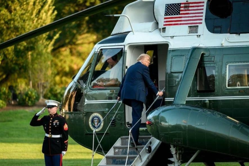 Російська економіка зараз у жахливому стані. Вона руйнується, - Трамп