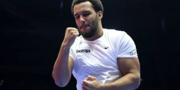 Екс-чемпіон світу: Ітаума поки не готовий до бою з Усиком
