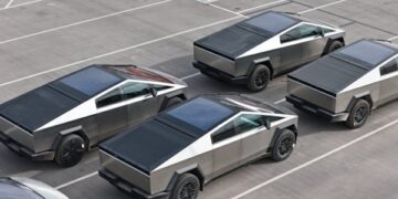 Tesla відкликає понад 63 тисячі Cybertruck
