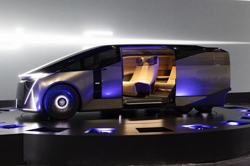 Lexus LS еволюціонував із седана у шестиколісний мінівен