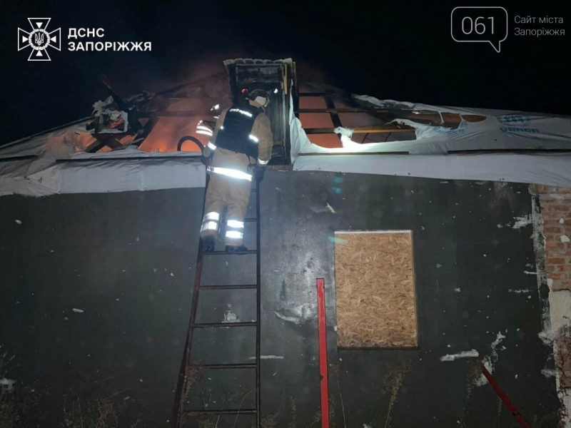 На Запоріжжі рятувальники загасили дві пожежі, спричинені ворожими обстрілами