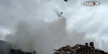 Атака на Київ: до гасіння пожеж у Києві залучено гелікоптер (Відео)