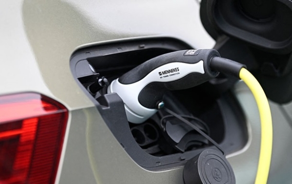 В Україні імпорт електромобілів з початку року зріс на 52% В Україні імпорт електромобілів з початку року зріс на 52%