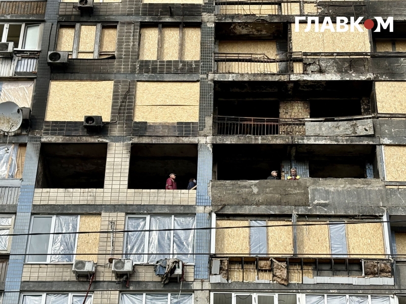 Росіяни розбомбили у Києві квартиру хорового диригента, який пережив блокаду Ленінграда (фото, відео)