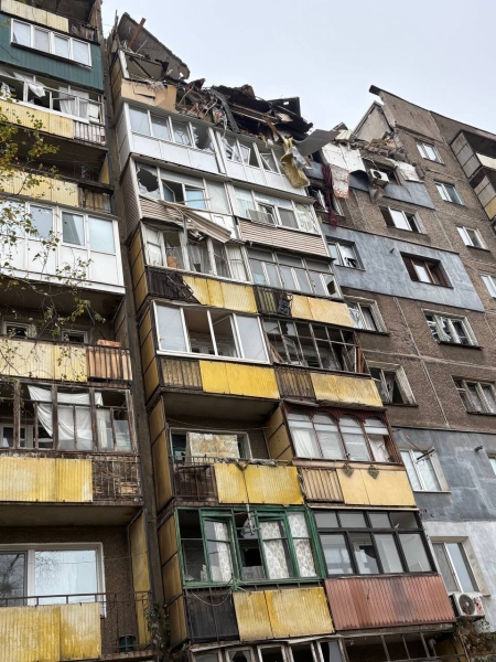 Вибух у багатоповерхівці в окупованому Алчевську: загинули двоє людей, десятки евакуйованих, - ФОТО