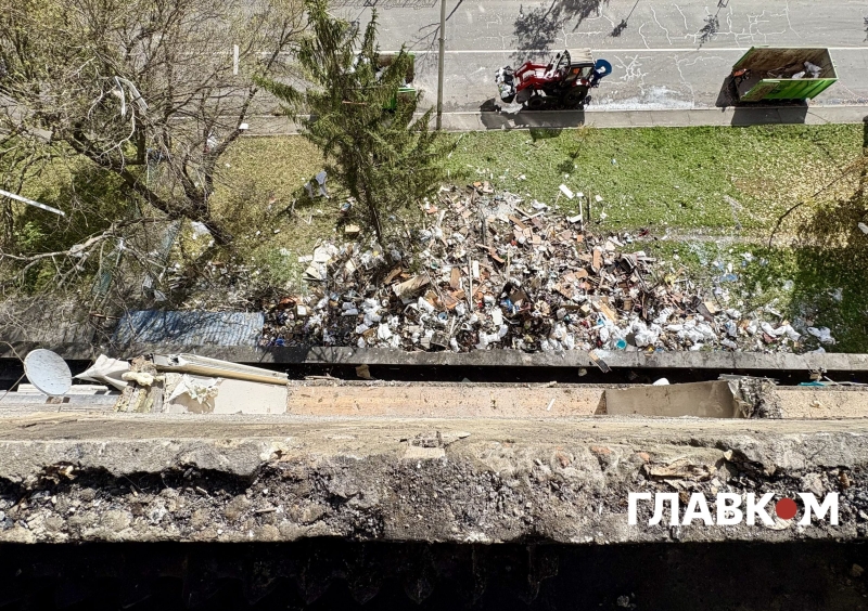 Росіяни розбомбили у Києві квартиру хорового диригента, який пережив блокаду Ленінграда (фото, відео)