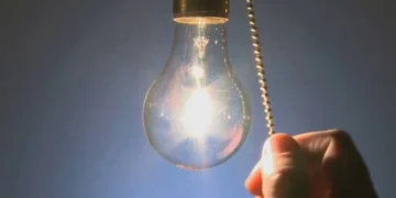 Без світла було 110 тис. абонентів: влада повідомила про відновлення електрики на Київщині