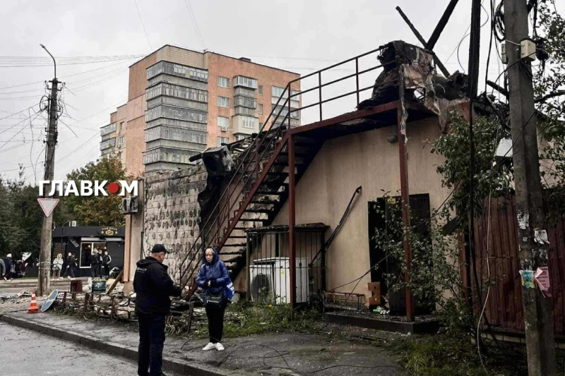 Удар по Київщині: у Броварах пошкоджено житлові будинки, магазин та автівки (фото)