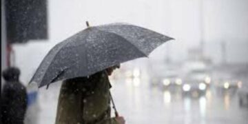 Франківщина під ударами осіннього циклону: синоптики попереджають про реванш негоди