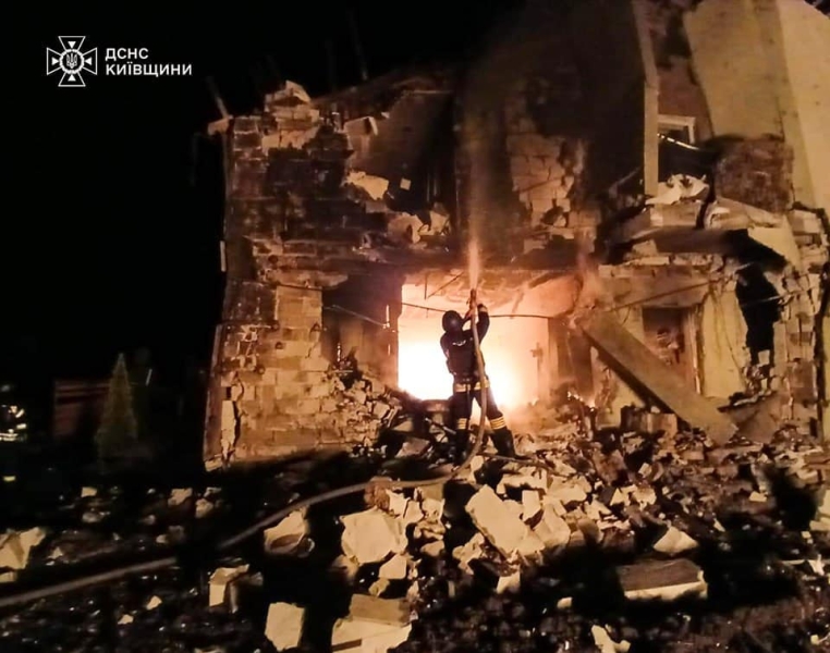 Нічний обстріл Київщини: рятувальники повідомили про ліквідацію наслідків