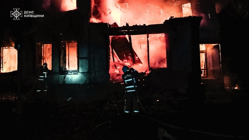 Рятувальники показали наслідки російського удару по Київщині