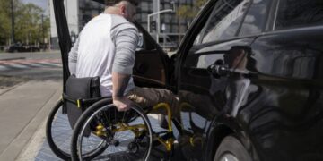 Ветерани з інвалідністю отримають до 70 000 грн на переобладнання авто