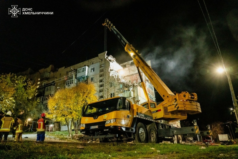 У Хмельницькому завершили розбір завалів після вибуху у багатоповерхівці: загинули люди