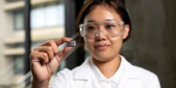 Вчені створили унікальні самозарядні імплантати для хребта