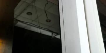 Зеркальные шкафчики для ванной