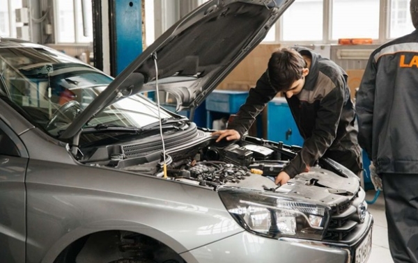 Російський автогігант програє ринок китайським брендам - СЗРУ