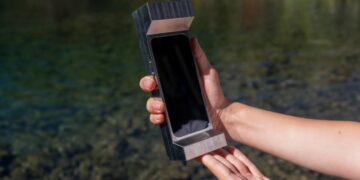 Найважчий чохол для смартфона у світі — 2,7 кг заліза і виступи, щоб захистити екран
