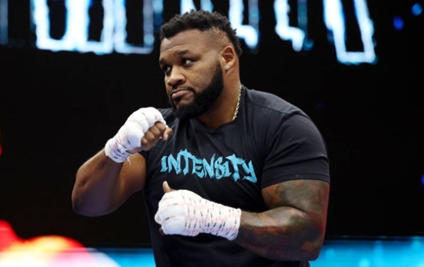 Відмова Чісори від бою змусила Міллера дивуватися: чому 50-й бій не з ним? Відмова Чісори від бою змусила Міллера дивуватися: чому 50-й бій не з ним?